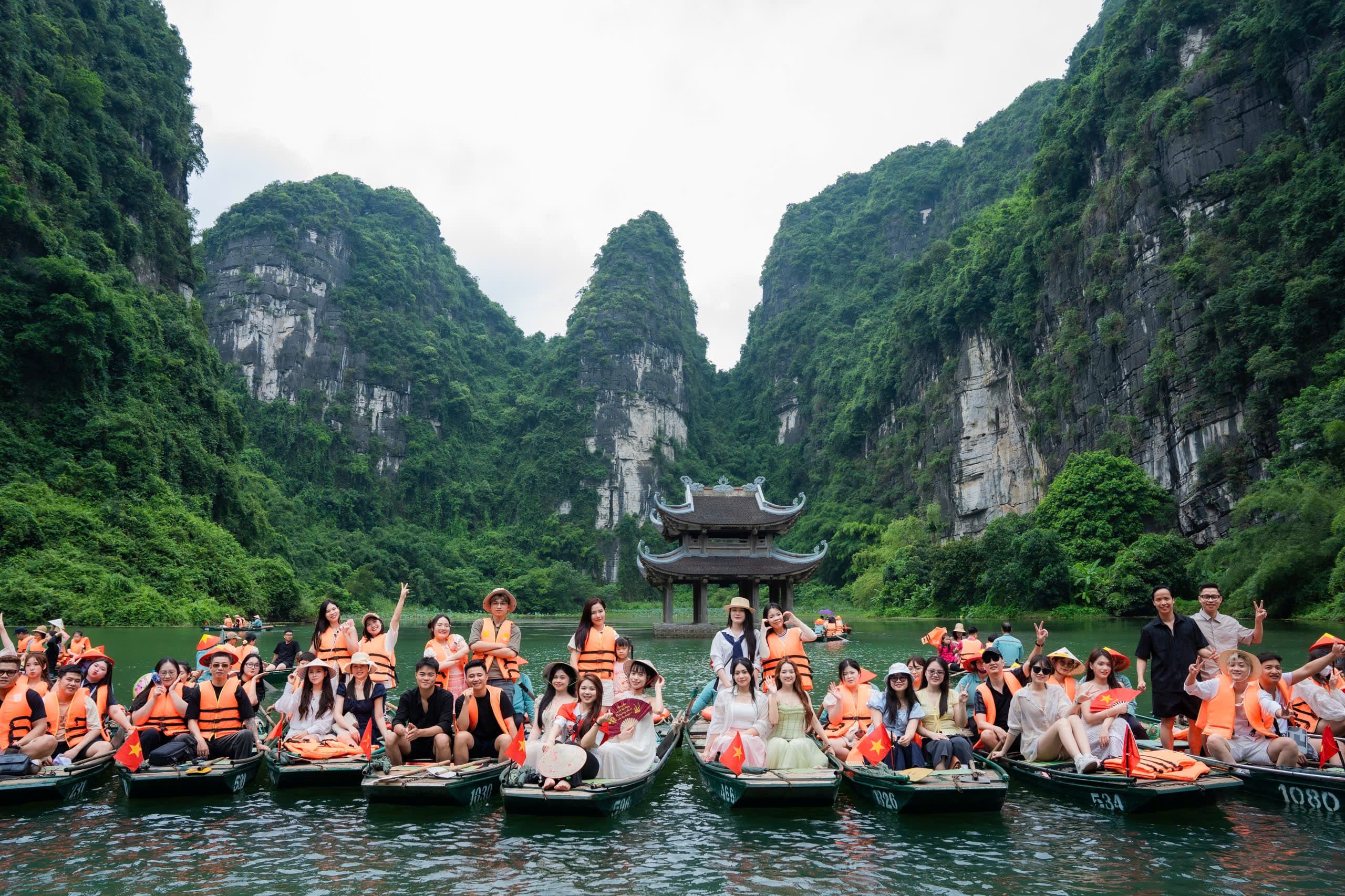 TEAM BUILDING HAIRBANK 2025 – HÀNH TRÌNH VỀ VỚI CỐ ĐÔ HOA LƯ